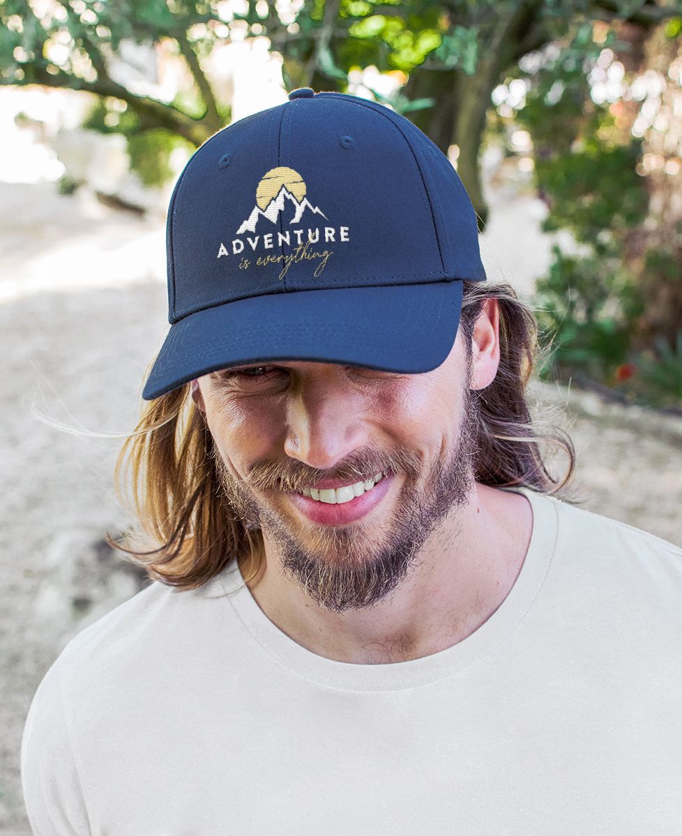 Casquette Adventure is everything (brodé)
