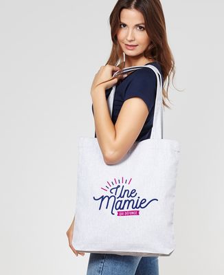Tote bag Une mamie qui défonce