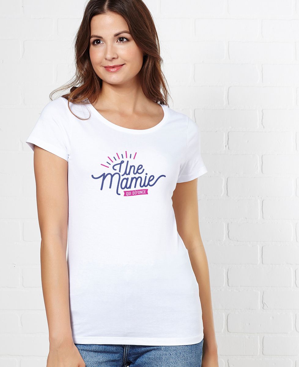 T-Shirt femme Une mamie qui défonce