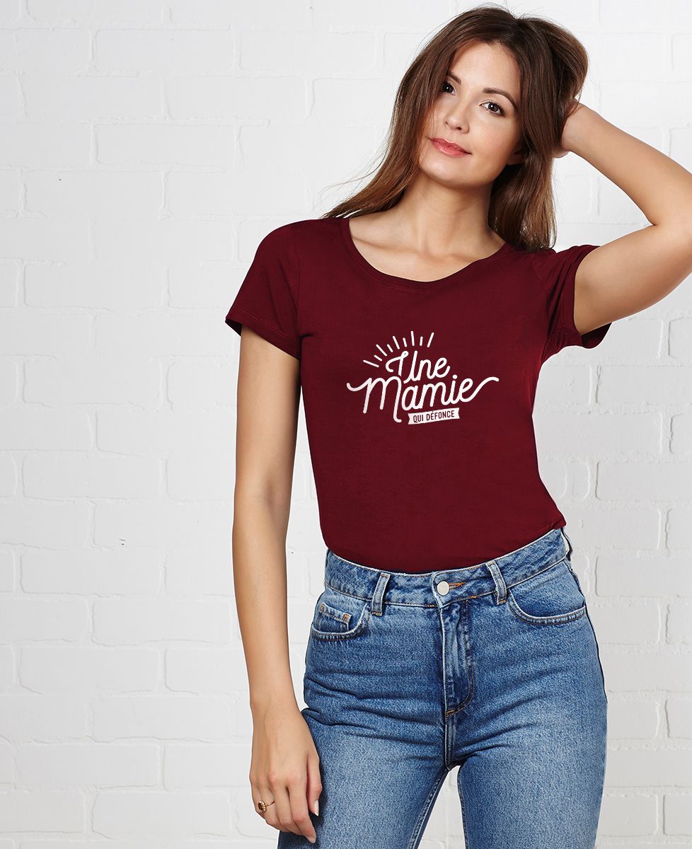 T-Shirt femme Une mamie qui défonce