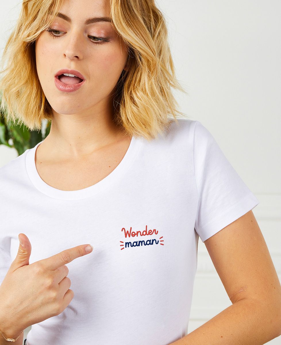 T-shirt femme Wonder maman (brodé) - Cadeaux Papa