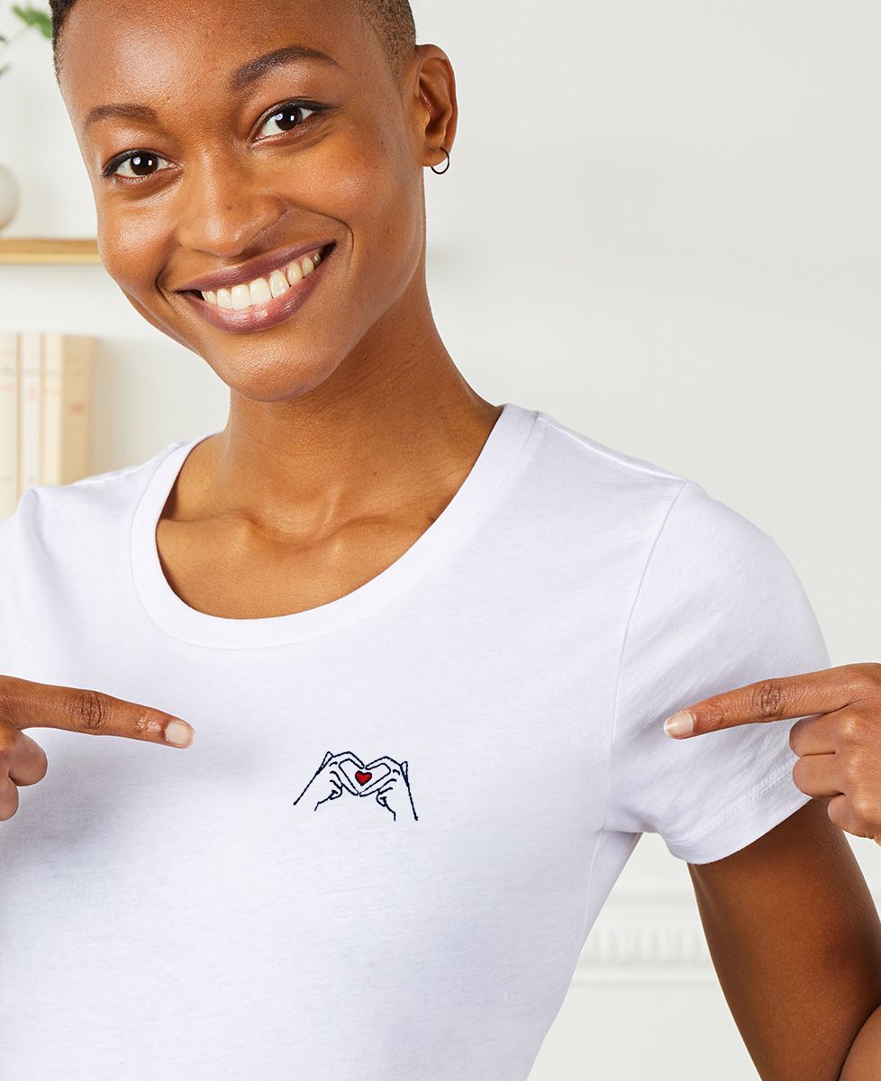 T-shirt femme Coeur mains manga - brodé
