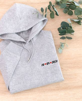 Hoodie Frauen Datum und Herzen personalisiert bestickt - Geschenke für Paare, Hochzeit