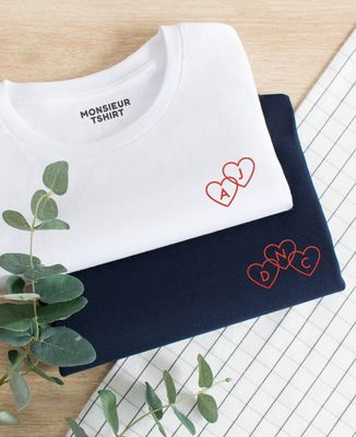 T-Shirt für Männer Individuell bestickte, ineinander verschlungene Herzen