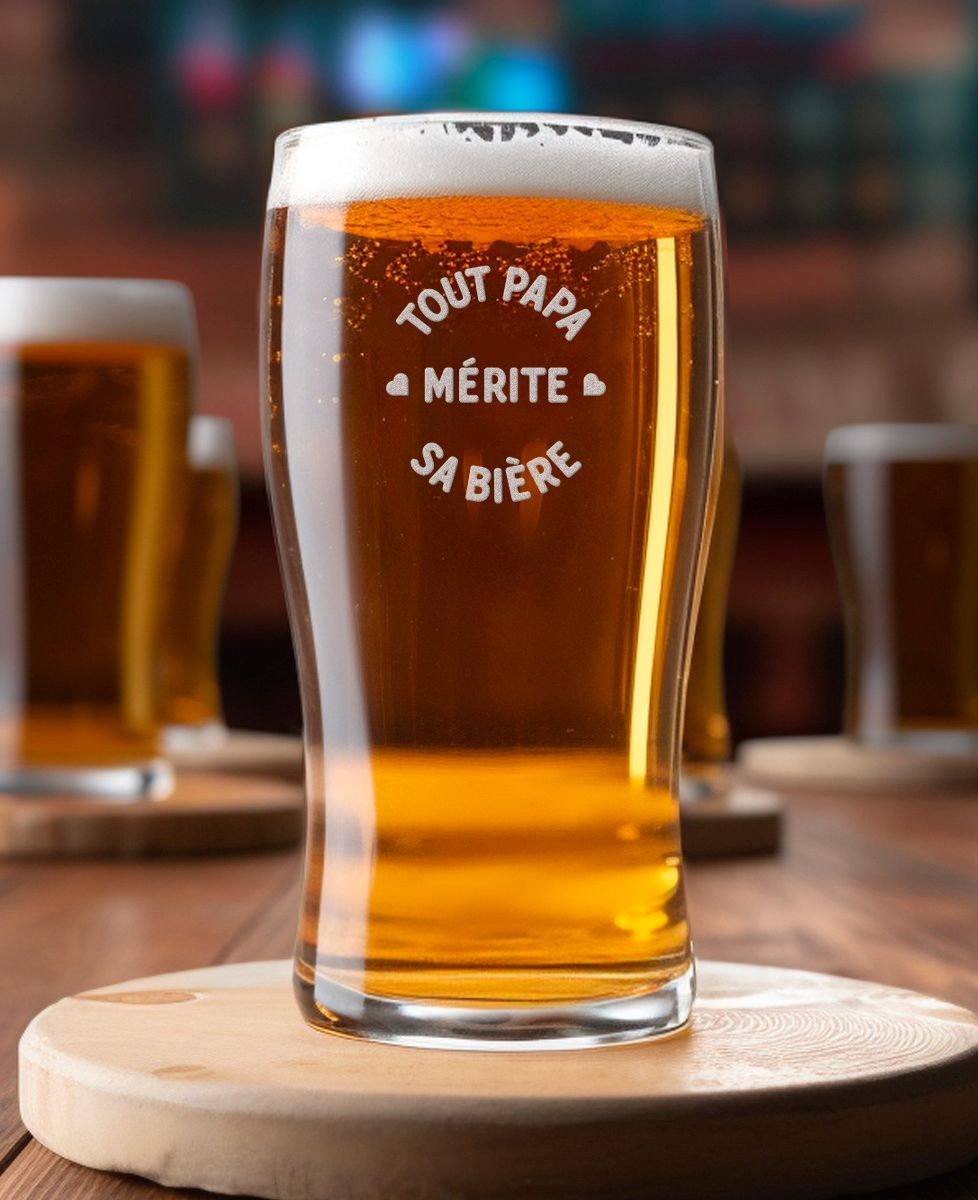 Verre à bière Tout papa mérite sa bière (gravé) - Cadeaux Papa, Apéro, Mariage
