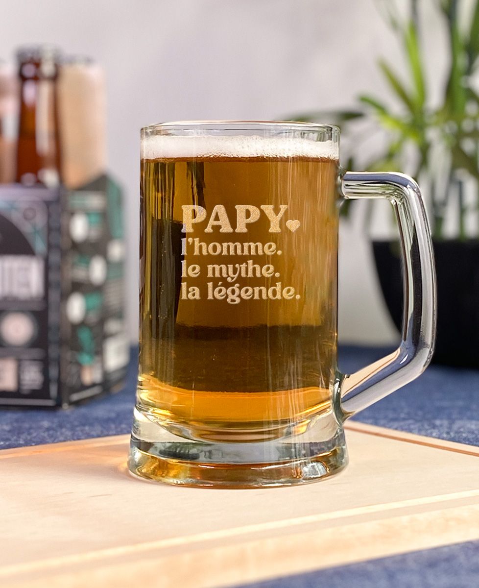 Chope de bière Papy l'homme le mythe la légende (gravé) - Apéro, Cadeaux Papy