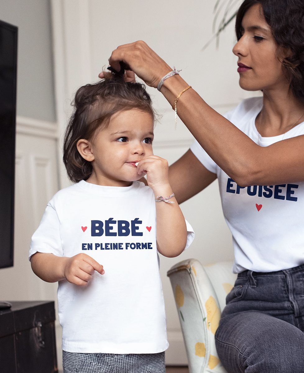 T-shirt bébé Bébé en pleine forme - Cadeaux Papa, Cadeaux Maman