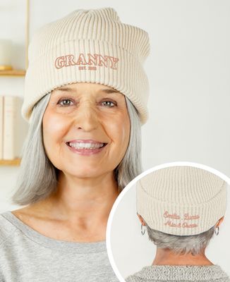 Winter hat Grandma and children's names embroidered - Grandma's gifts