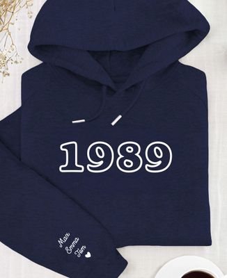 Men's hoodie Date and names on sleeve