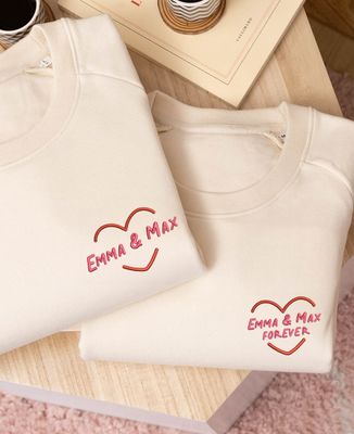 Women's sweatshirt First names in a personalized embroidered heart - Couple gifts
