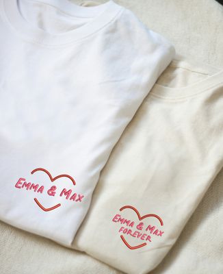 Women's T-Shirt First names in a personalized embroidered heart - Couple gifts