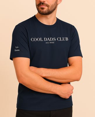 T-shirt per lui Un bel club di papà e nomi sulla manica