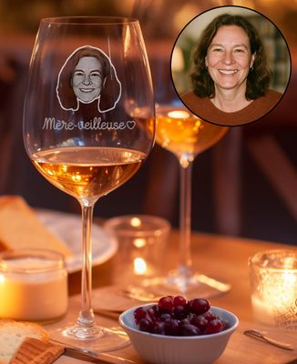 Verre à vin Mère-veilleuse et visage gravé - Cadeaux Maman, Apéro, Future Maman, Mariage