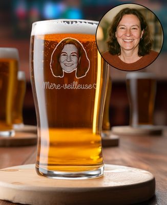 Verre à bière Mère-veilleuse et visage gravé - Cadeaux Maman, Apéro, Future Maman, Mariage