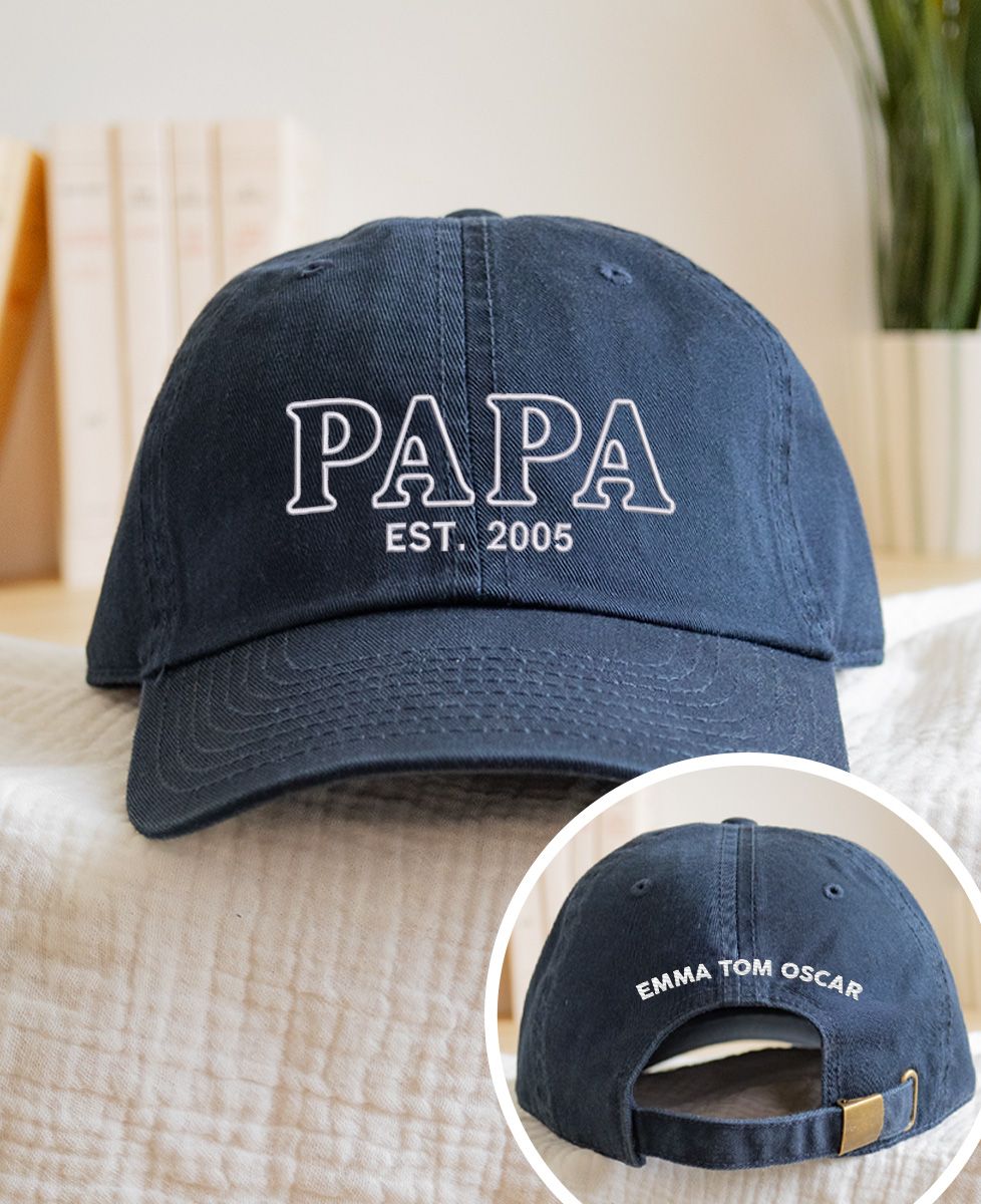 Cappello da papà con nomi ricamati sulla manica Monsieur TSHIRT