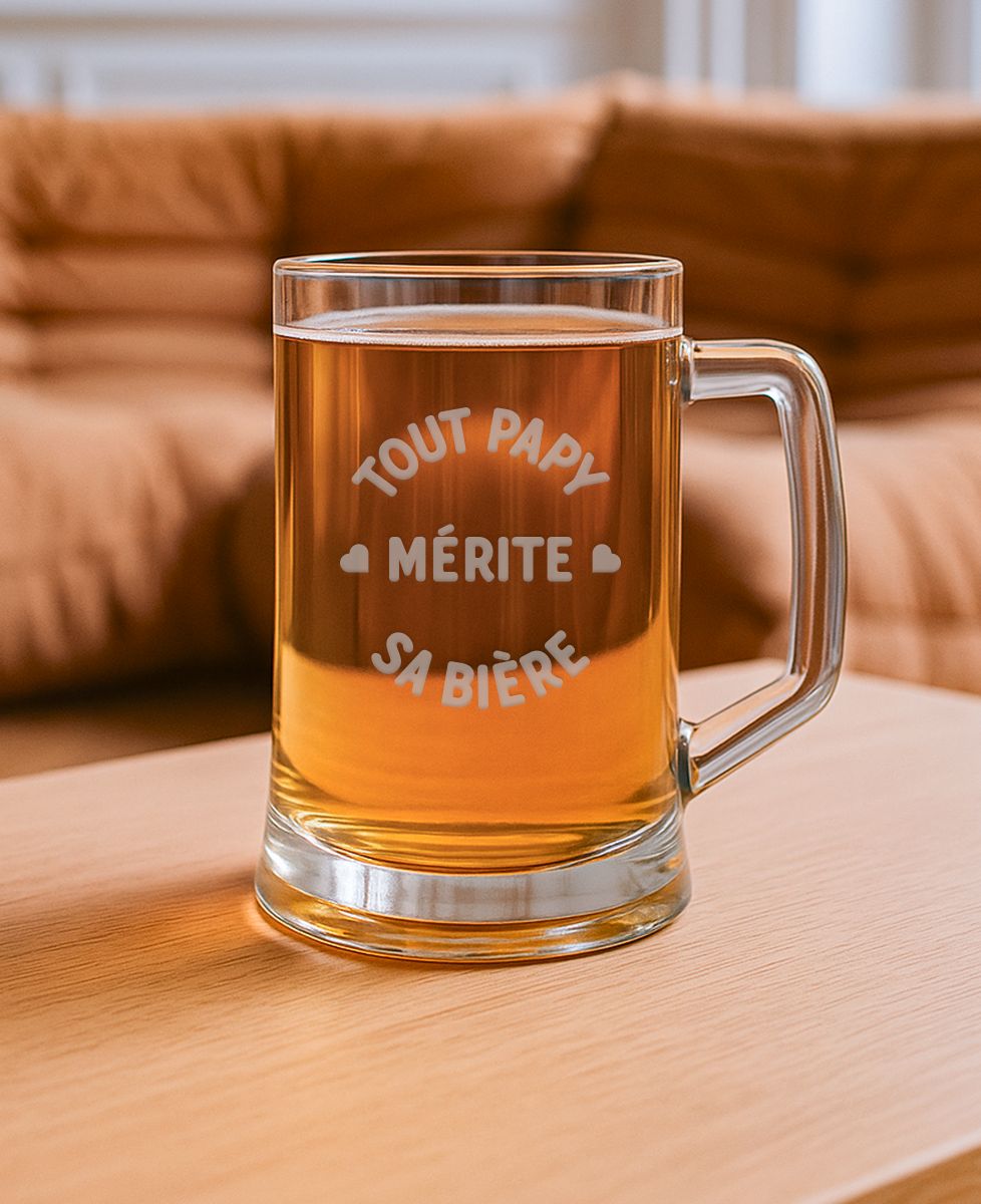 Chope de bière Tout papy mérite sa bière (gravé) - Apéro, Cadeaux Papy