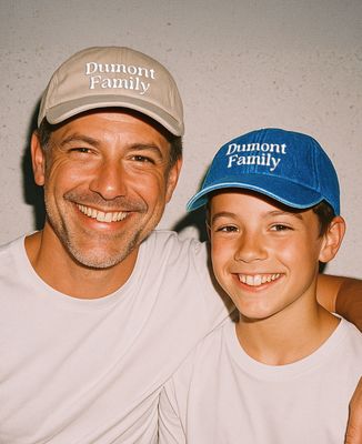 Cap Nome della famiglia e nome dei figli ricamati