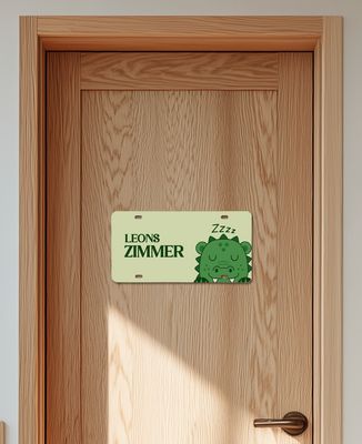 Dekoratives Nummernschild Zimmer mit personalisiertem Vornamen und Tier