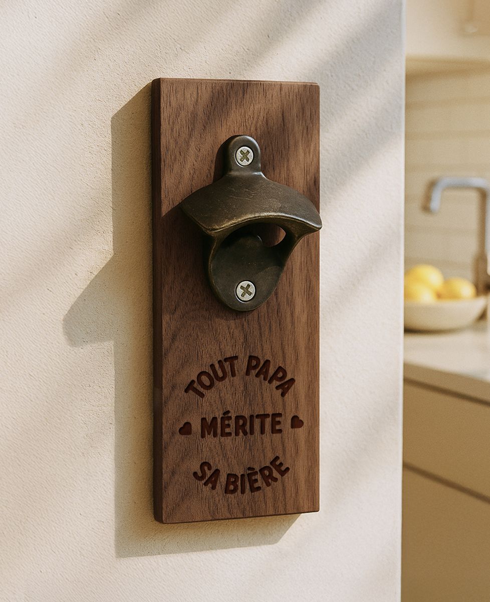 Décapsuleur mural Tout papa mérite sa bière (gravé) - Cadeaux Papa