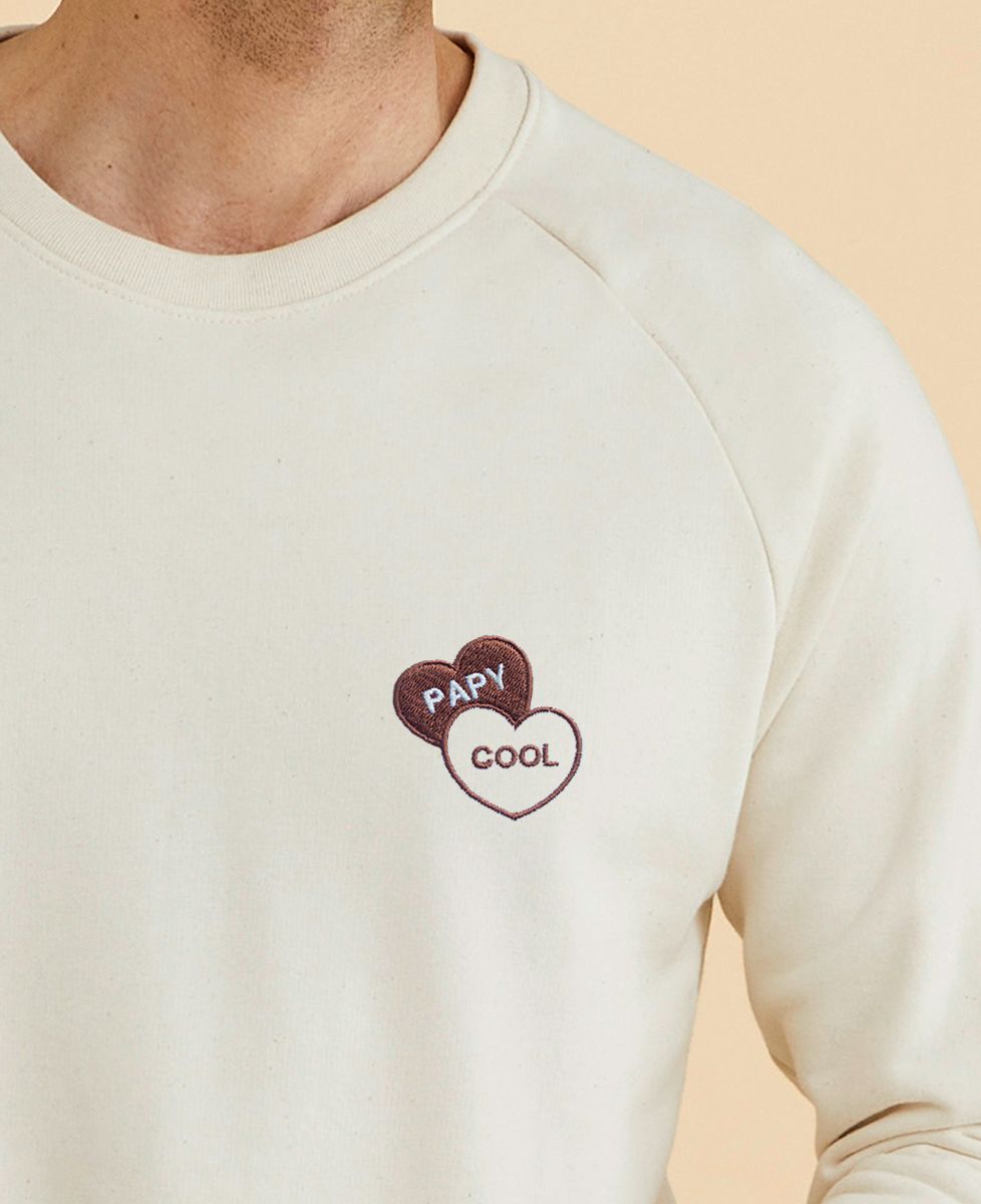 Sweatshirt homme Papy cool dans deux coeurs brodés - Cadeaux Papy