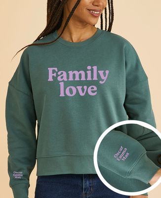Women's sweatshirt Family love and first names on the sleeve