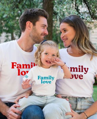 Child T-Shirt Family love and first names on the sleeve