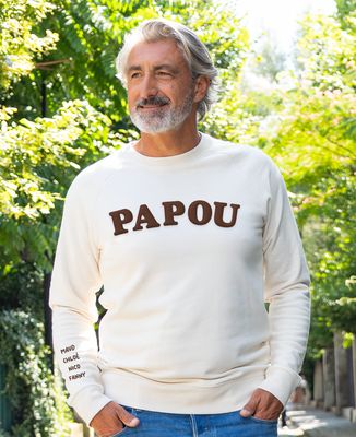 Sweatshirt homme Papou et prénoms en velours sur la manche