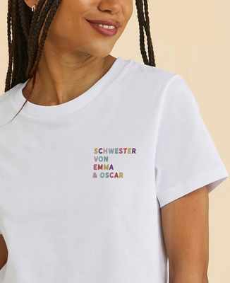 Zus van veelkleurige geborduurde namen