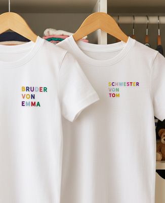 T-Shirt Kind Bruder von mehrfarbig gestickten Vornamen - Geschenke Bruder