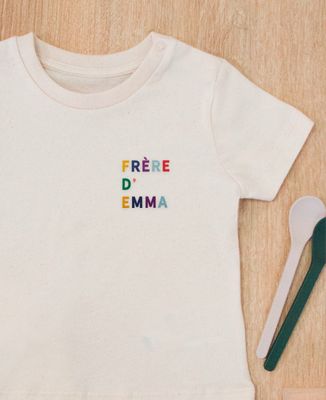 T-shirt bébé Frère de prénoms multicolore brodé - Cadeaux Frère