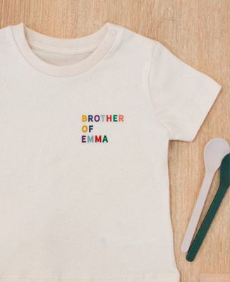 Baby T-Shirt Embroidered multicolored first-name brothers - Brother's gifts