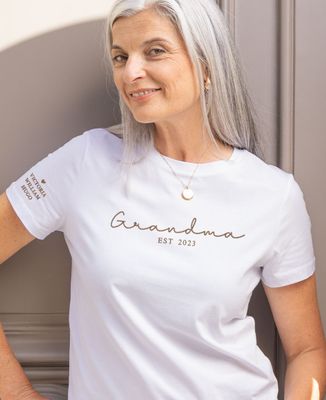 Women's T-Shirt Grandma personalized embroidered date and first name - Grandma's gifts