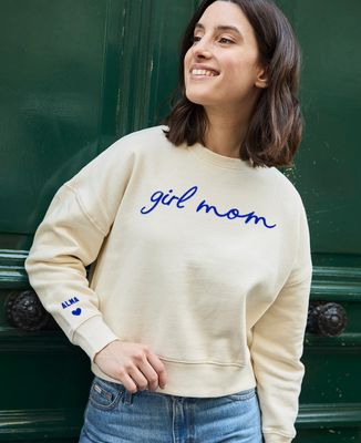 Women's sweatshirt Girl mom and names on velvet sleeve - Mom's gifts, Grandma's gifts