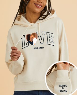 Hoodie Frauen Illustrierte Liebe und Vornamen auf dem Ärmel - Geschenke für Paare, Geschenke Paar Frau, Geschenke Paar Mann