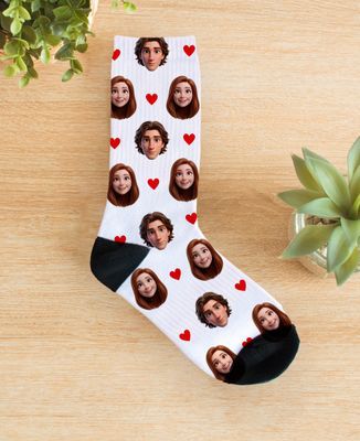 Unisex socks The couple's 3D faces and colorful hearts - Couple gifts, Gifts for Couples