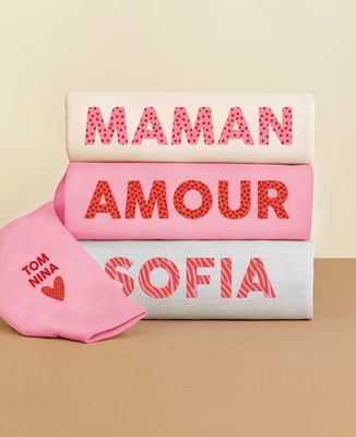 Texte à motif et prénom des enfants sur la manche