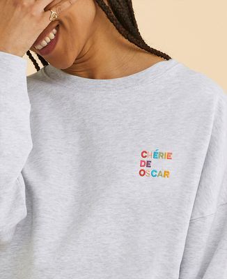 Sweatshirt femme Chérie de prénom multicolore brodé - Cadeaux Maman, Cadeaux Couple, Cadeaux Couple Femme, Cadeaux Couple Homme