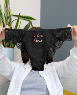 Culotte tanga Chéri de prénom multicolore brodé - Cadeaux Maman, Cadeaux Couple, Cadeaux Couple Femme, Cadeaux Couple Homme