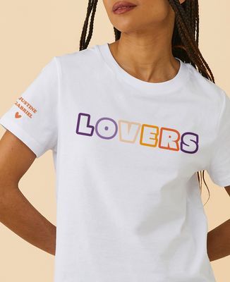Women's T-Shirt Personalized multicolored text and first names on sweatshirt sleeve - Mom's gifts, Couple gifts, Woman Couple Gifts