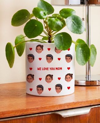 Flower pot Children's faces and colorful personalized hearts