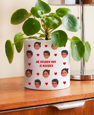 Bloempot Kindergezichtjes en gepersonaliseerde gekleurde hartjes