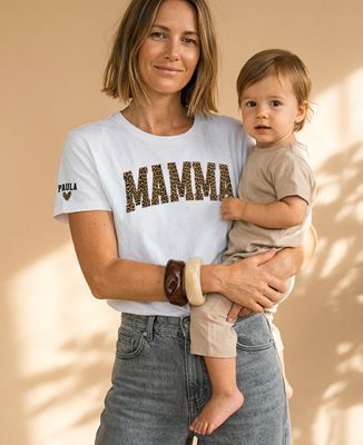T-shirt per lei Mamma college leopardo e manica con nome e cognome - Regali per la mamma, Mamma/Papà futuro