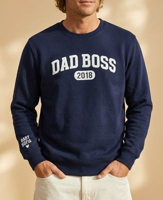 Sweatshirt Mann DAD BOSS seit Datum und Vornamen auf dem Ärmel (Samteffekt) - Papa-Geschenke
