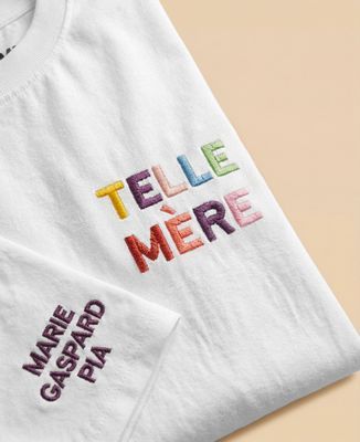 T-shirt femme Telle mère multicolore brodé et prénoms sur la manche - Cadeaux Maman, Future Maman