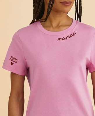 T-shirt femme Maman sur le col et prénoms sur la manche (effet velours) - Cadeaux Papa, Cadeaux Maman, Future Maman