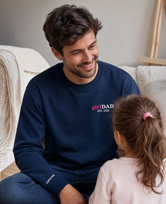 Sweatshirt Mann Girl Dad auf dem gestickten Herz und Vorname auf dem Ärmel - Papa-Geschenke