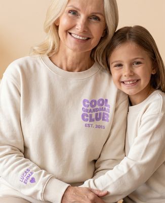 Sweatshirt Frau „Cool Grandmas“-Club und Vornamen auf dem Ärmel (Samt) - Geschenke Oma