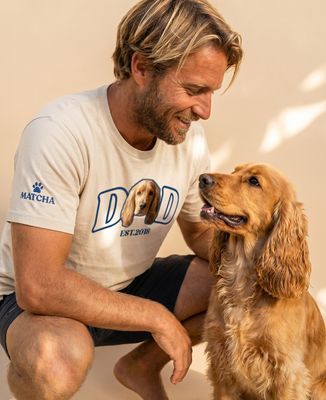 T-Shirt für Männer Illustriertes Tier mit Vornamen und Pfoten auf dem Ärmel - Papa-Geschenke, Tiere