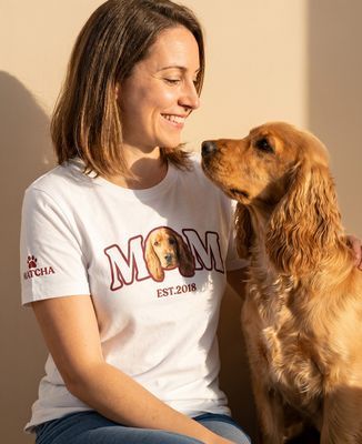T-Shirt Frau Illustriertes Tier mit Vornamen und Pfoten auf dem Ärmel - Geschenke Mama, Werdende Mutter/Vater, Tiere