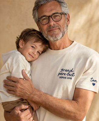 T-shirt homme Grand père-fect depuis date brodé et prénoms sur la manche - Cadeaux Papy